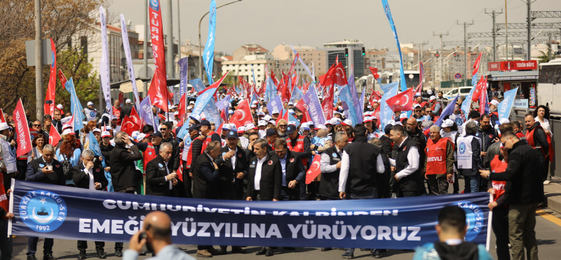 “CUMHURİYETİN KALBİNDEN EMEĞİN YÜZYILINA YÜRÜYORUZ” DİYEREK 1 MAYIS’I ANKARA’DA KUTLADIK